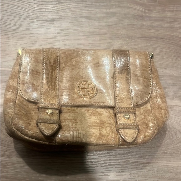 Tory Burch Tan Gold Leather Crossbody Bag / Clutch with gold chain - Picture 2 of 10